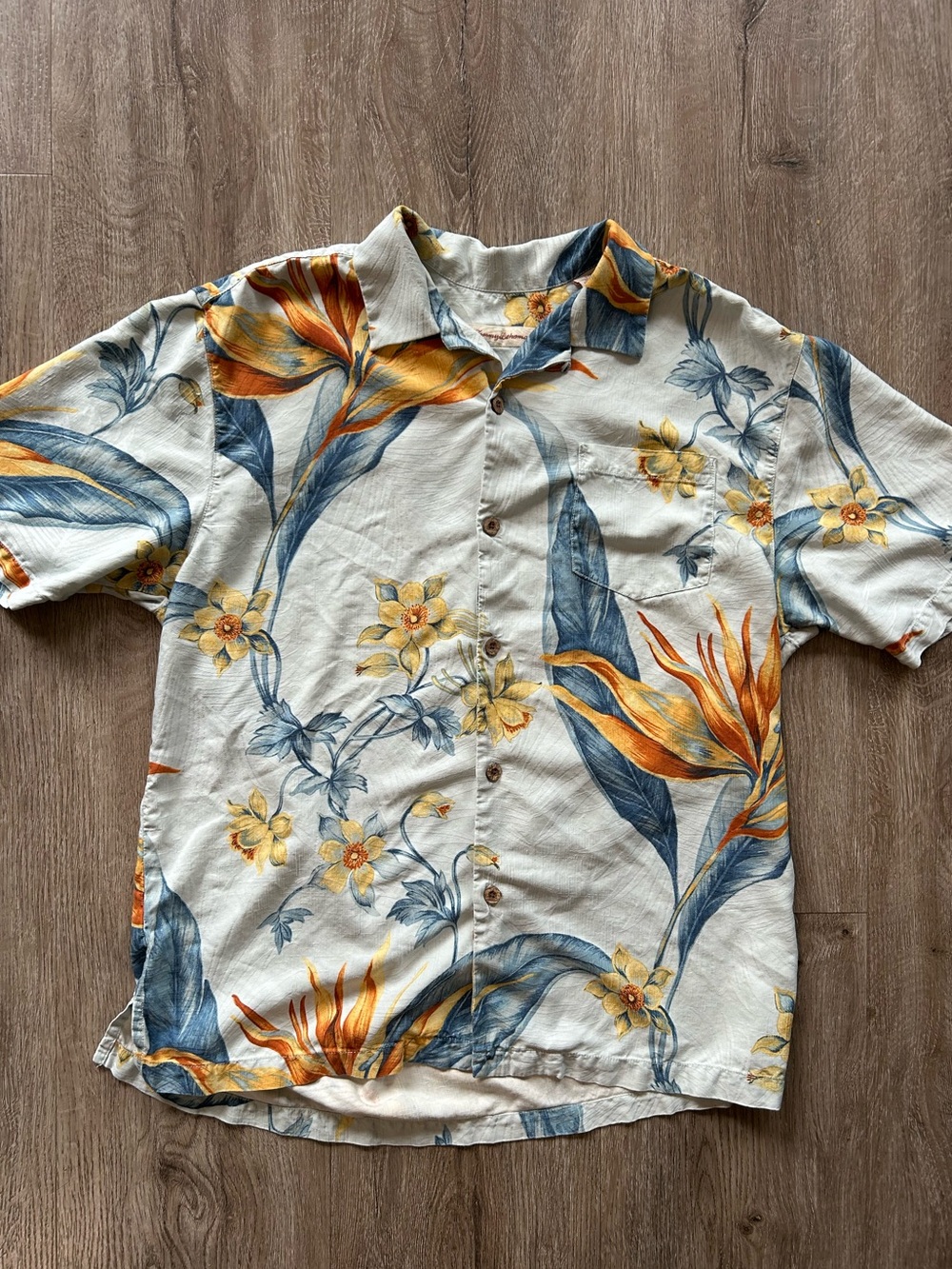 Tommy Bahama 100% Silk Short- Hawaiian Style Short Sleeve Button-Up